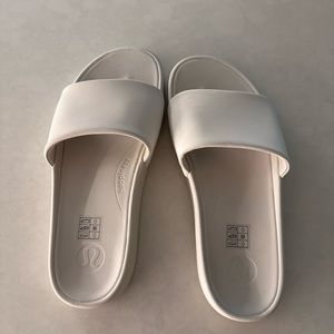 Lululemon Restfeel Women's Slides
